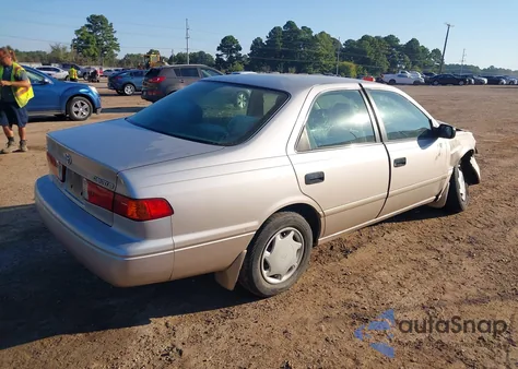 2000 Toyota Camry Ce from USA, damaged, VIN 4T1BG22KXYU672405